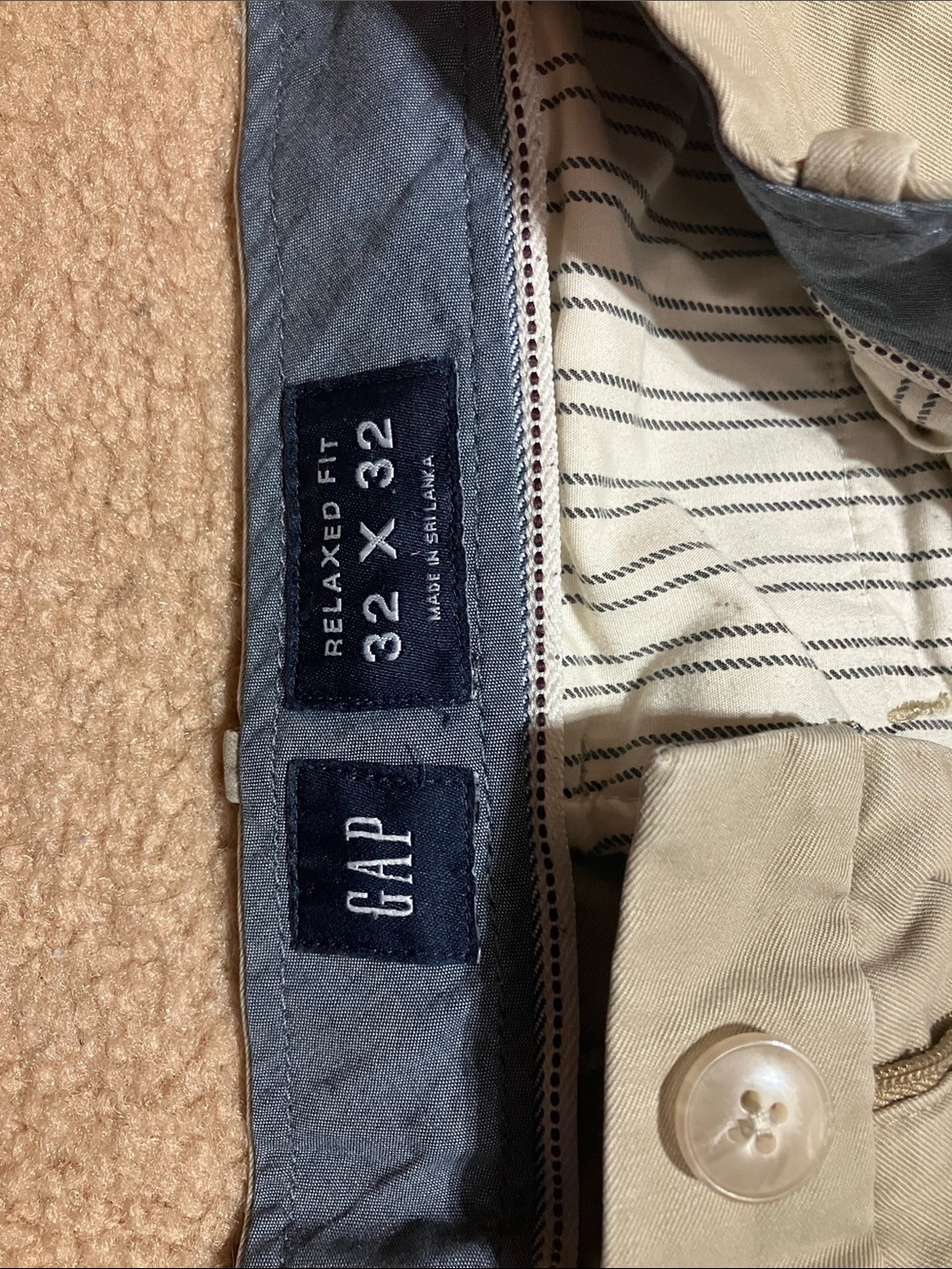 GAP Men's Chino Pants in Light Olive Green